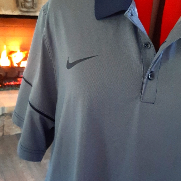 Nike Dri Fit size XL navy blue shirt. - Picture 2 of 11